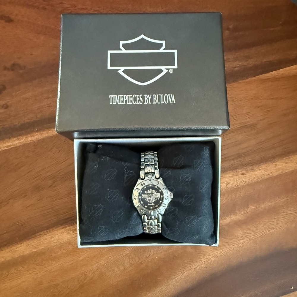 Vintage Harley-Davidson Bar Shield Stainless Steel Ladies Watch Box Papers 2001